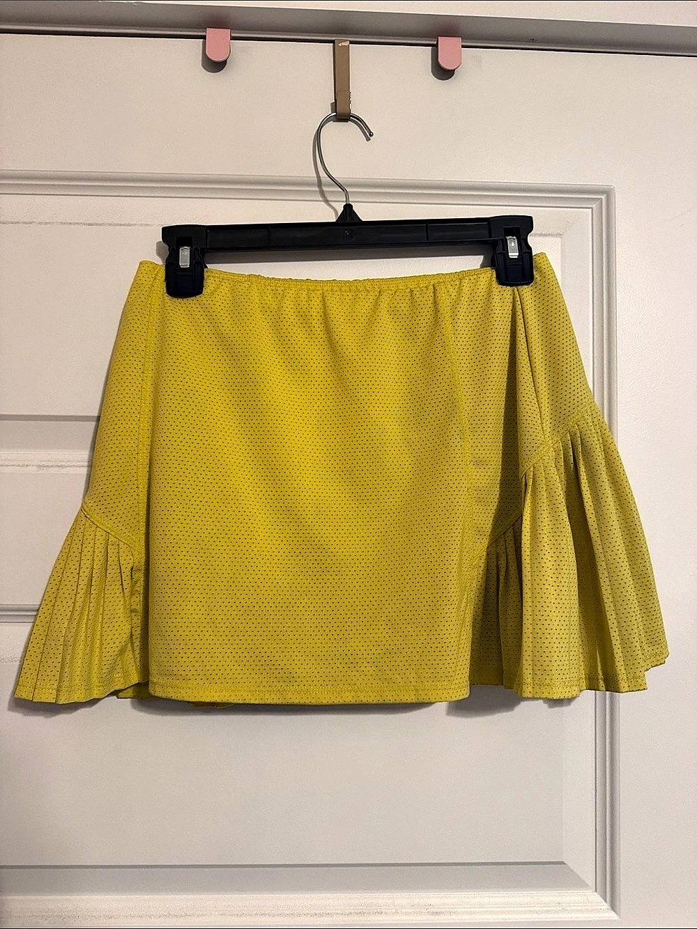 Yellow Tail Golf tennis skirt size small
